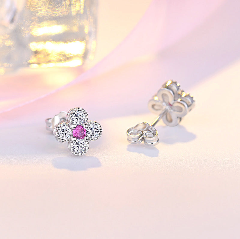 Damen Ohrringe im floralen Design mit funkelnden Zirkonia Shop Nory