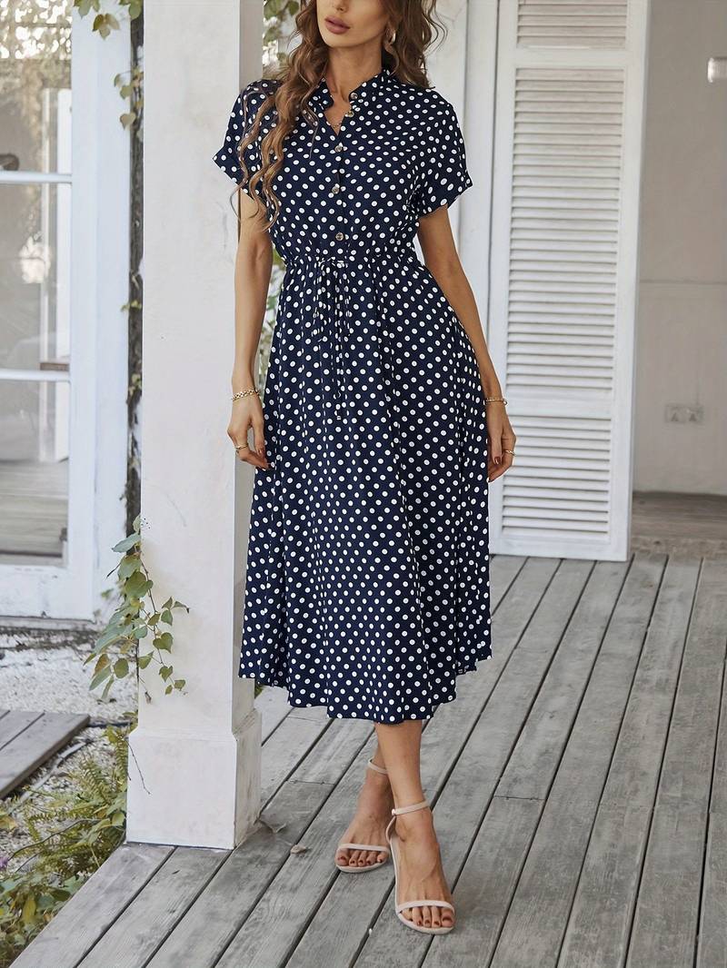 A-linien-kleid mit polka-dot-print und v-ausschnitt