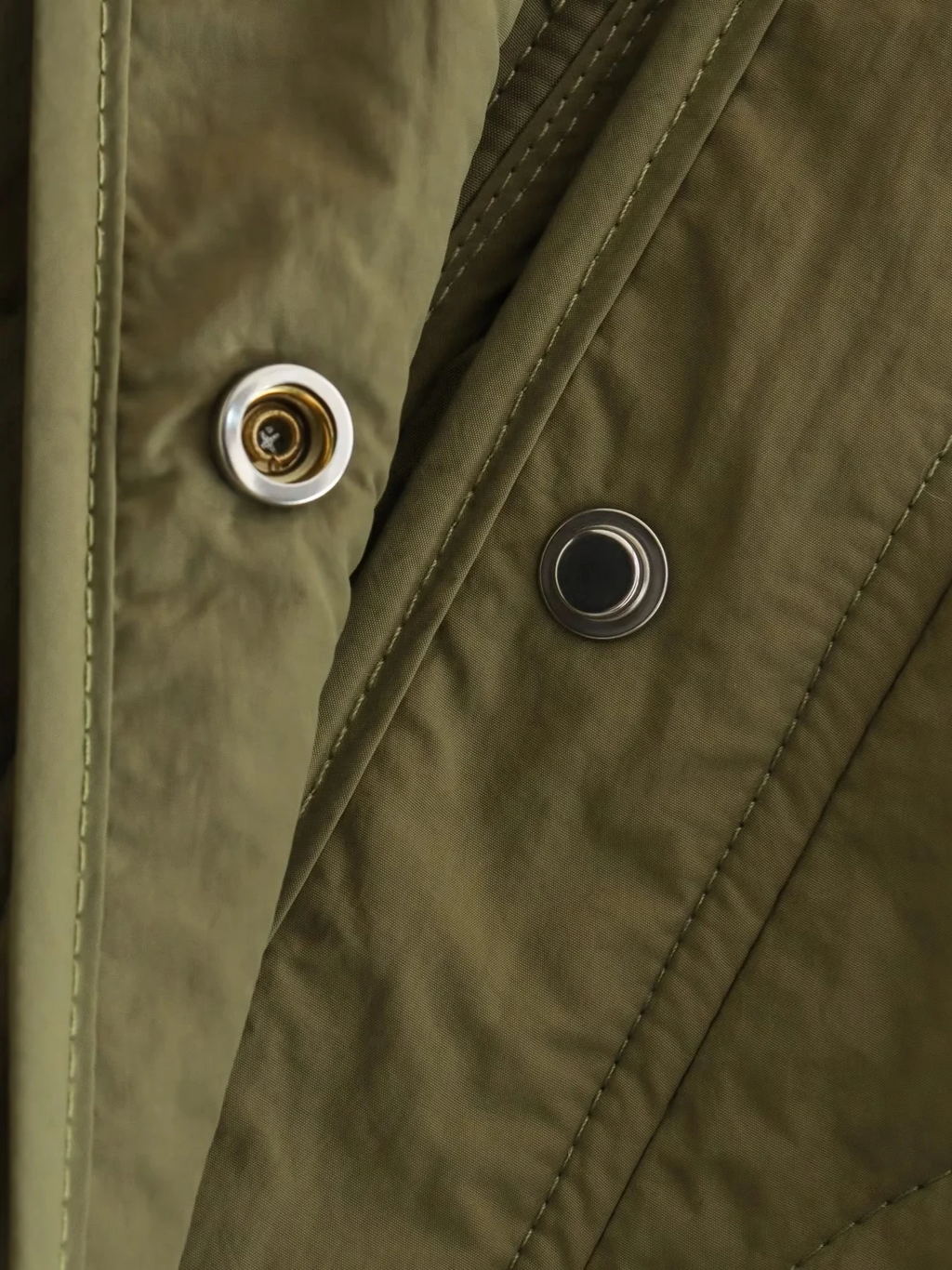Gepolsterte Jacke Damen, Leichtes Übergröße Modell mit Taschen, Knopfverschluss