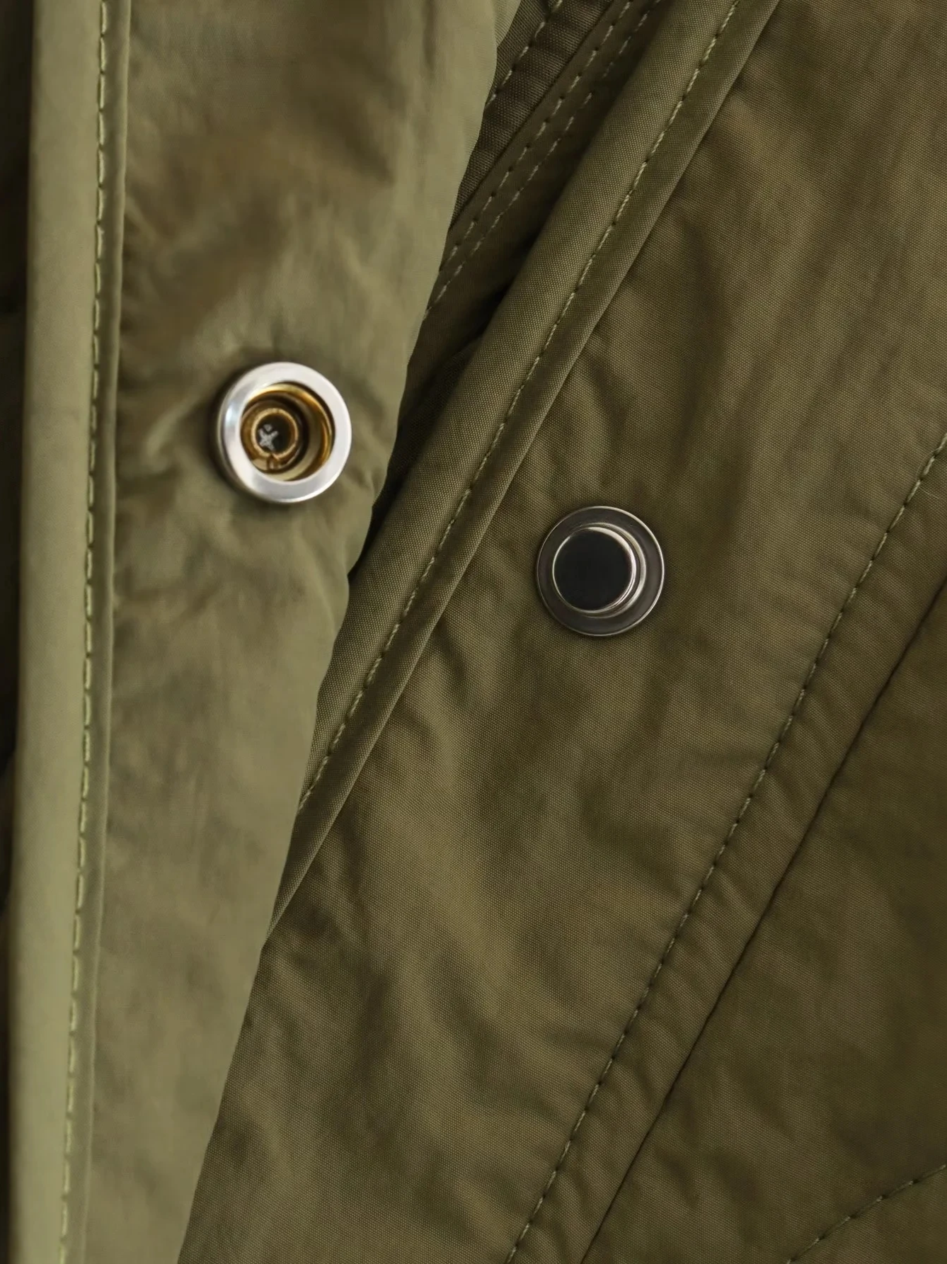 Gepolsterte Jacke Damen, Leichtes Übergröße Modell mit Taschen, Knopfverschluss