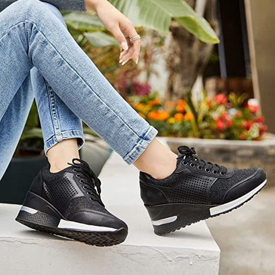 Orthopädische Sneakers mit hohen Absatz und Keilabsatz