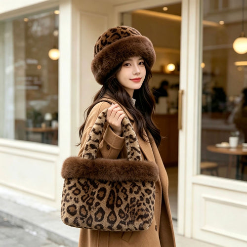 Winter-Set: Handtasche und Mütze im Leoparden-Design