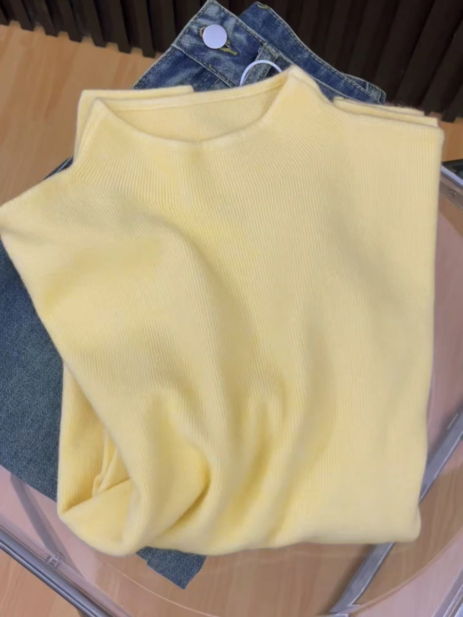 Schlanker Damen-Strickpullover mit Stehkragen