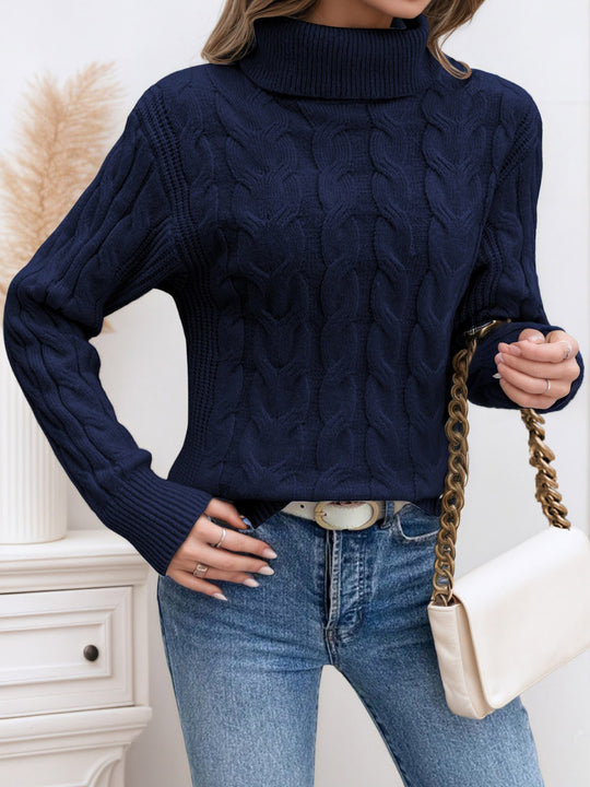 Strickpullover mit Zopfmuster und hohem Kragen