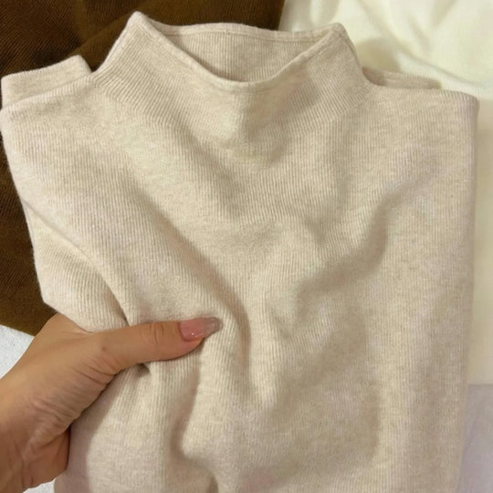 Schlanker Damen-Strickpullover mit Stehkragen