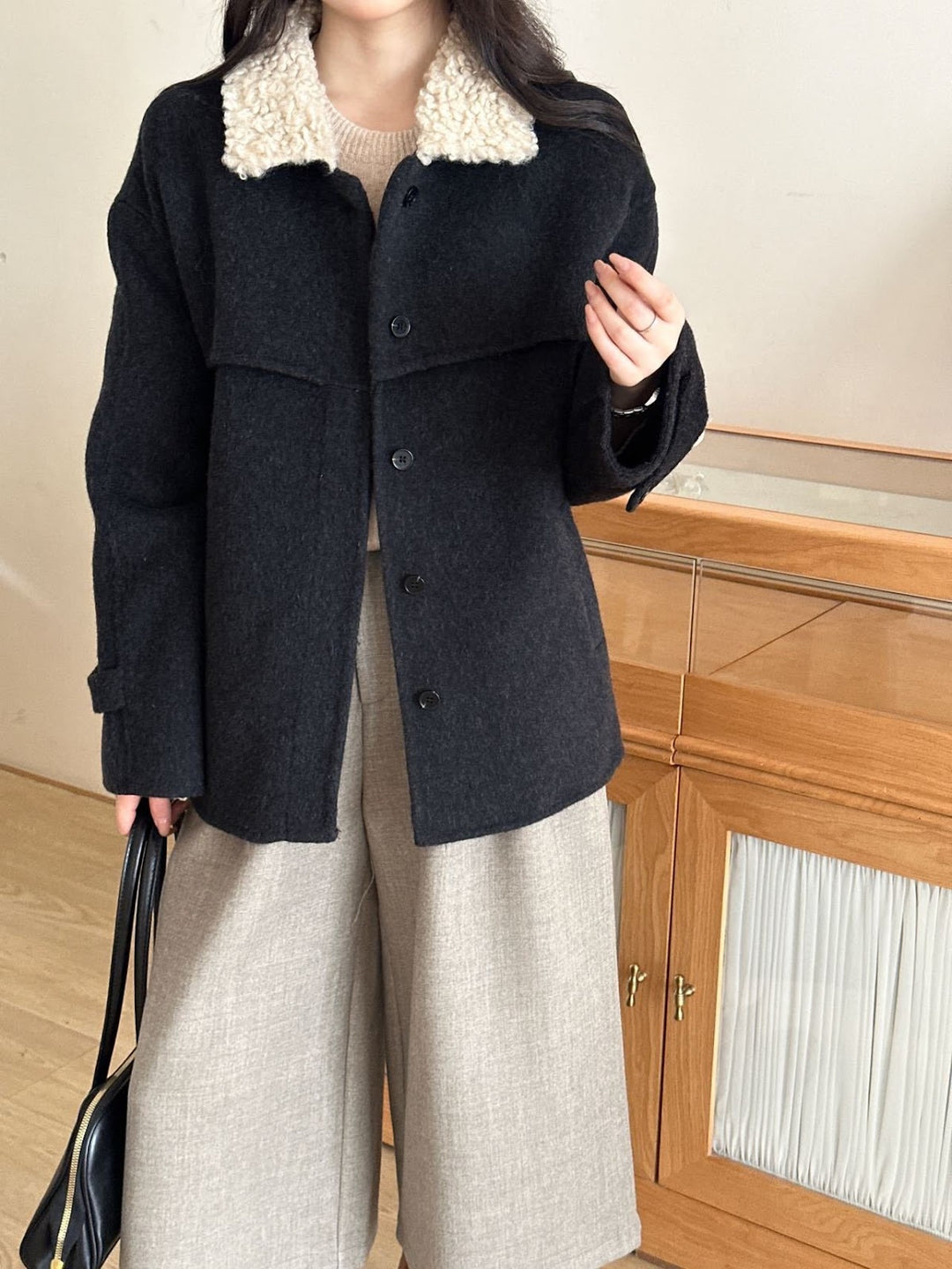 Damen-Mantel mit Lammfellimitat-Details, gefüttert
