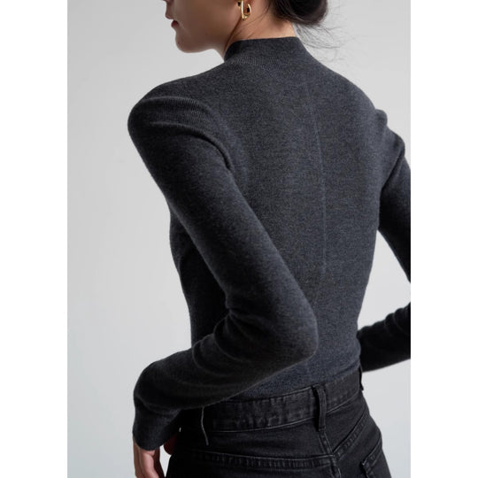 Eleganter Damen-Strickpullover mit Stehkragen