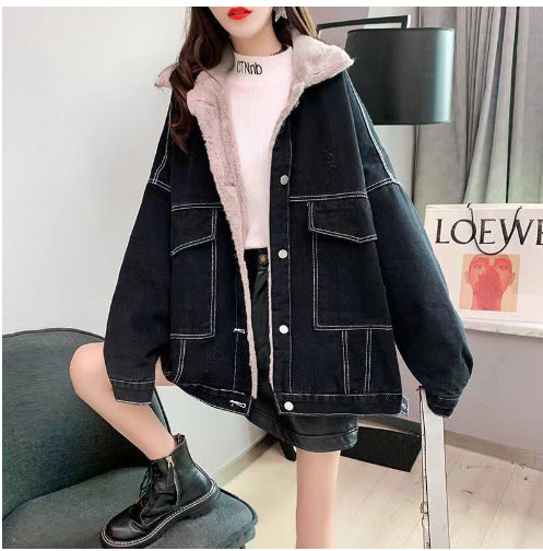 Gefütterte Jeansjacke mit großem Fellkragen