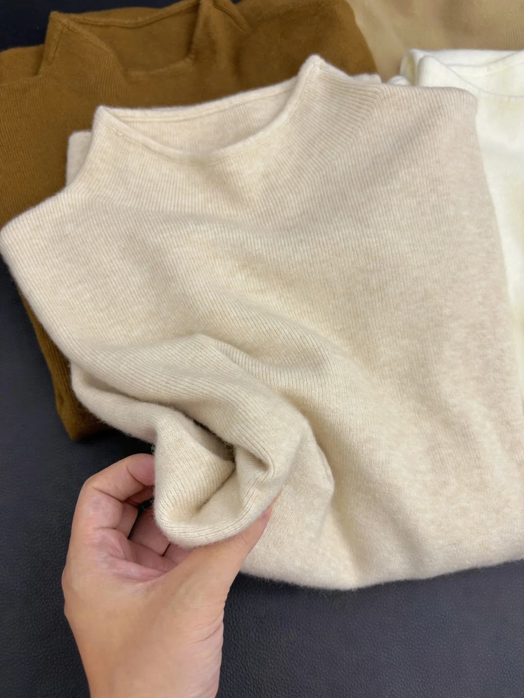 Damen-Strickpullover mit Stehkragen