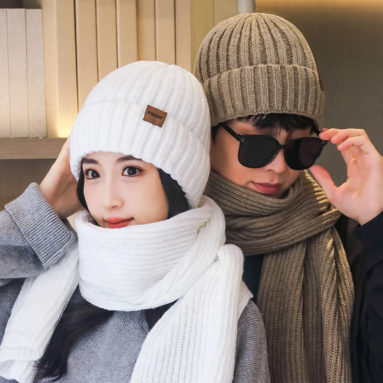 Winter-Set: Strickmütze und Schal, gefüttert, wärmend