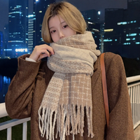 Vier Farben Beige