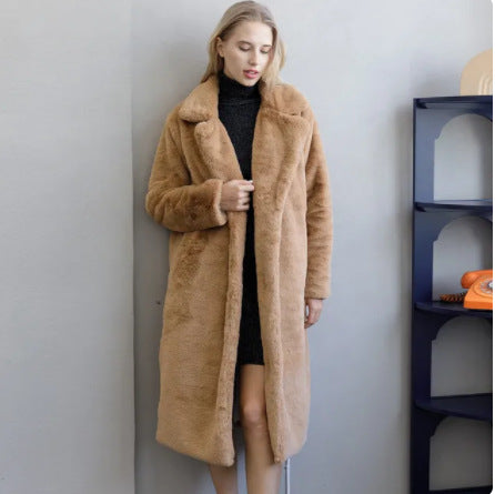 Damen-Mantel in Pelz-Optik für den Street-Style