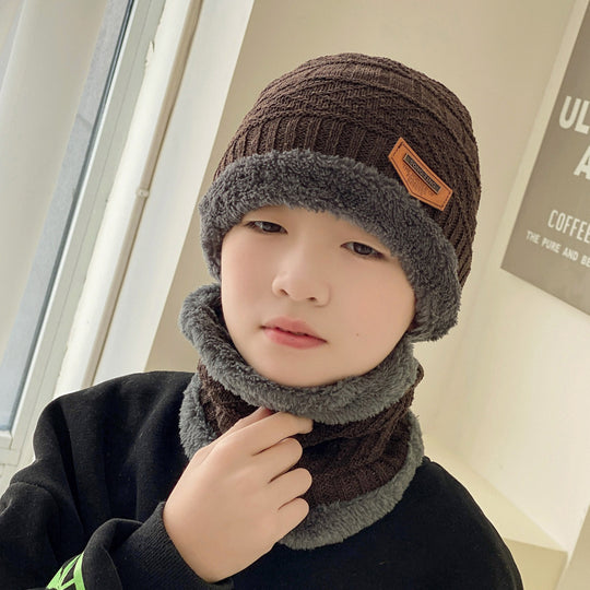 Winter-Set: Gefütterte Strickmütze mit Ohrenschutz und Schal