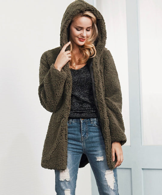 Langer Damen-Wintermantel mit Kapuze in Teddy-Optik