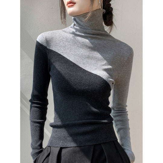 Schmaler Strickpullover mit Stehkragen und Farbakzenten
