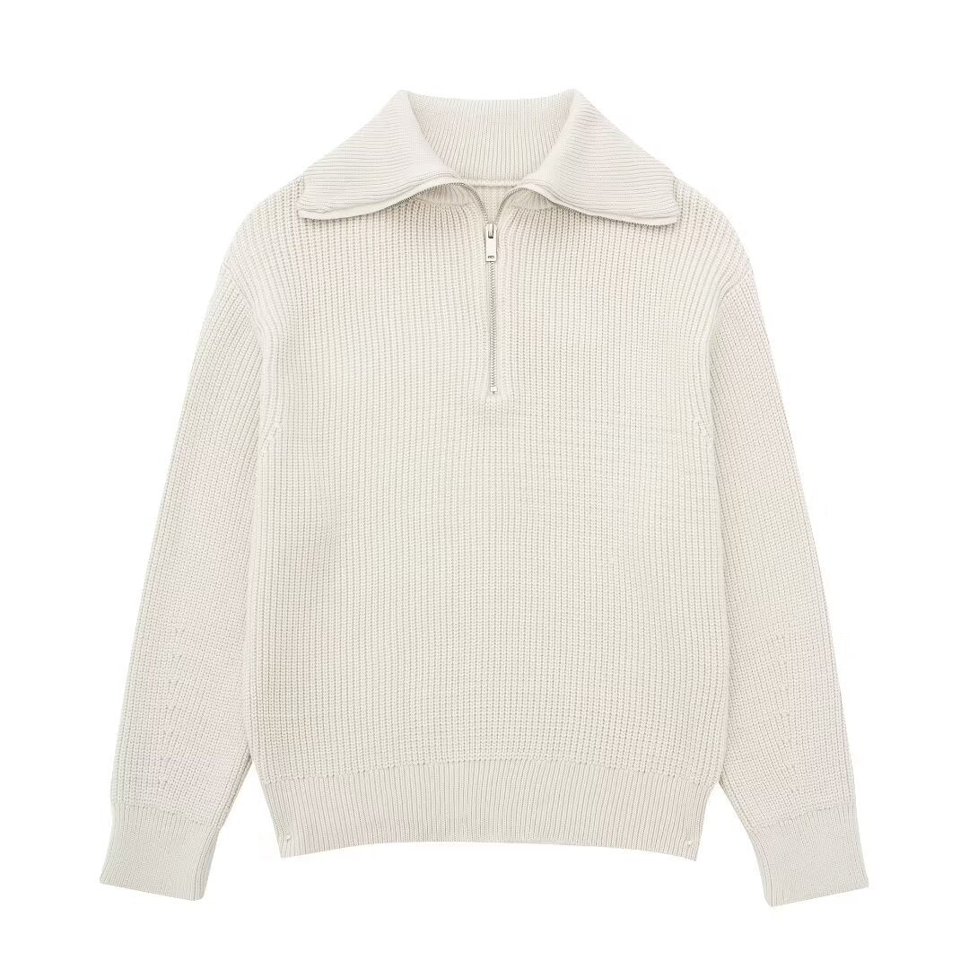 Gestreifter Strickpullover mit Reißverschluss und Kragen