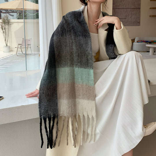 Gefütterter Schal mit Karomuster und Fransen