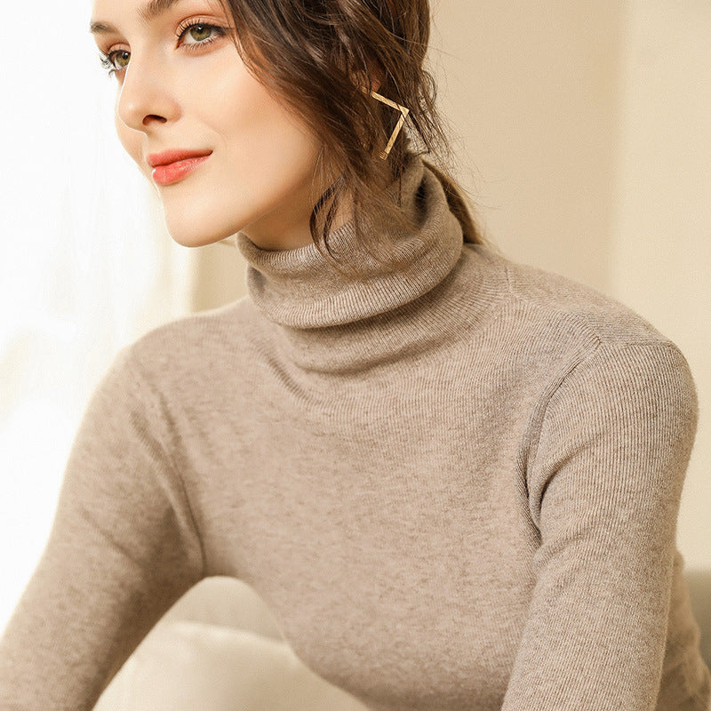 Schmal geschnittener Rollkragen-Strickpullover