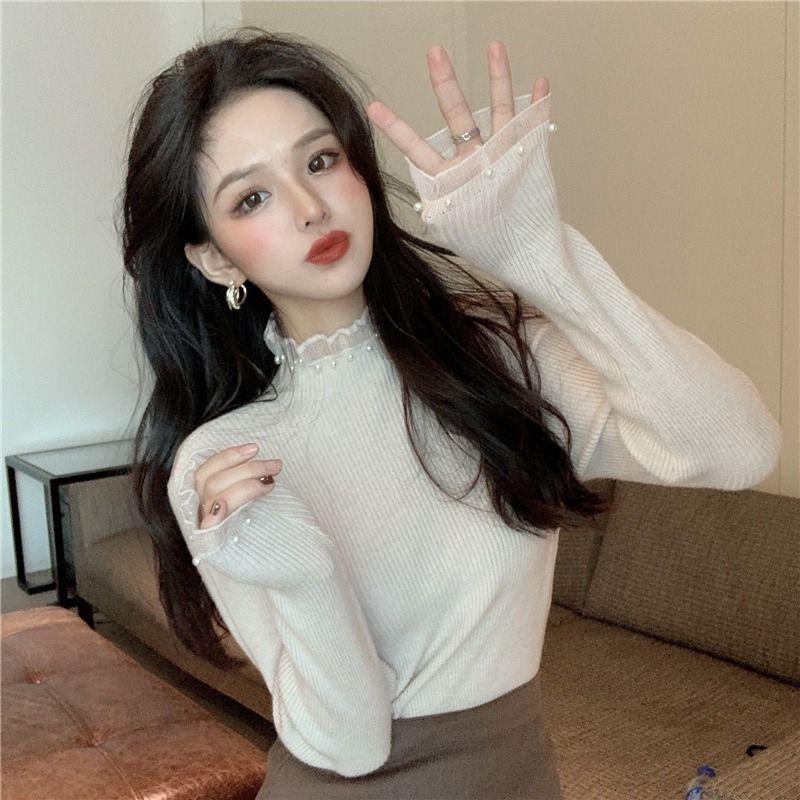 Damen-Strickpullover mit Stehkragen und Perlendetails