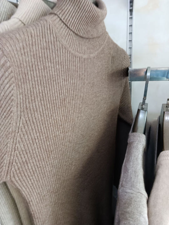 Herren-Strickpullover mit vertikalem Rippmuster