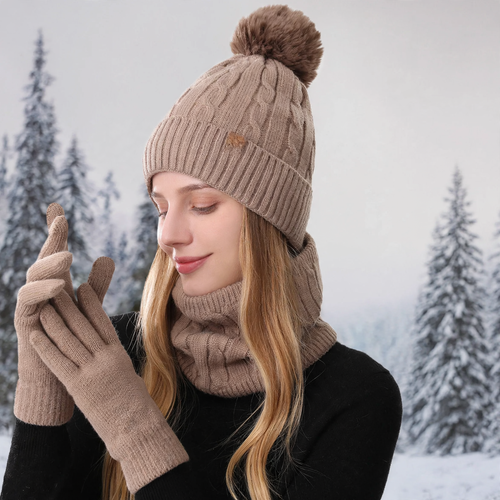 Winter-Set aus Strickmütze, Schal und Handschuhen