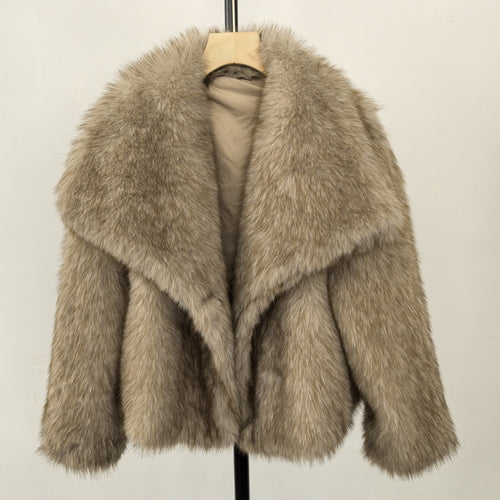 Elegante Kunstpelzjacke mit großem Revers