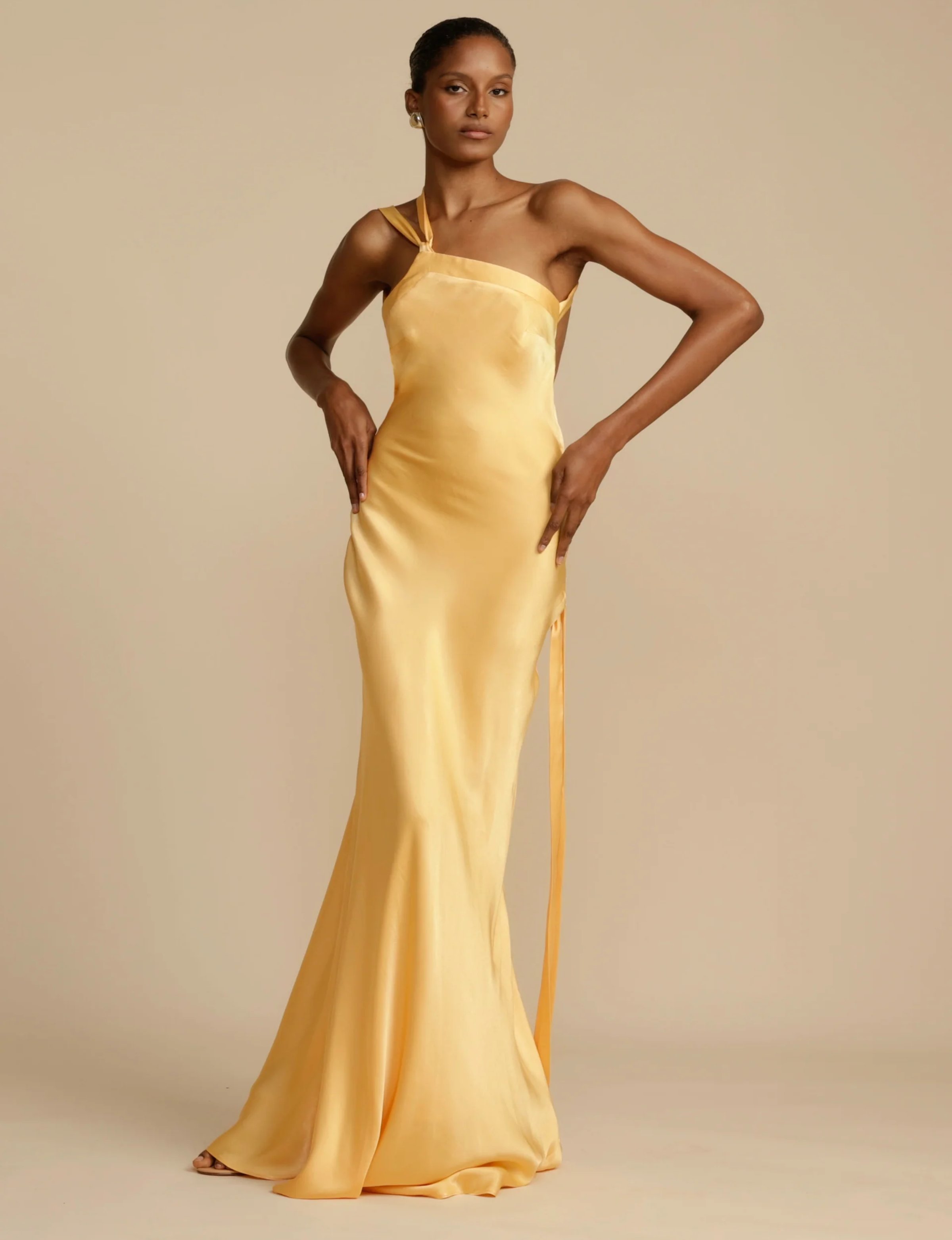Satin Kleid - Luxus Glanz - Perfekt für Sommerveranstaltungen