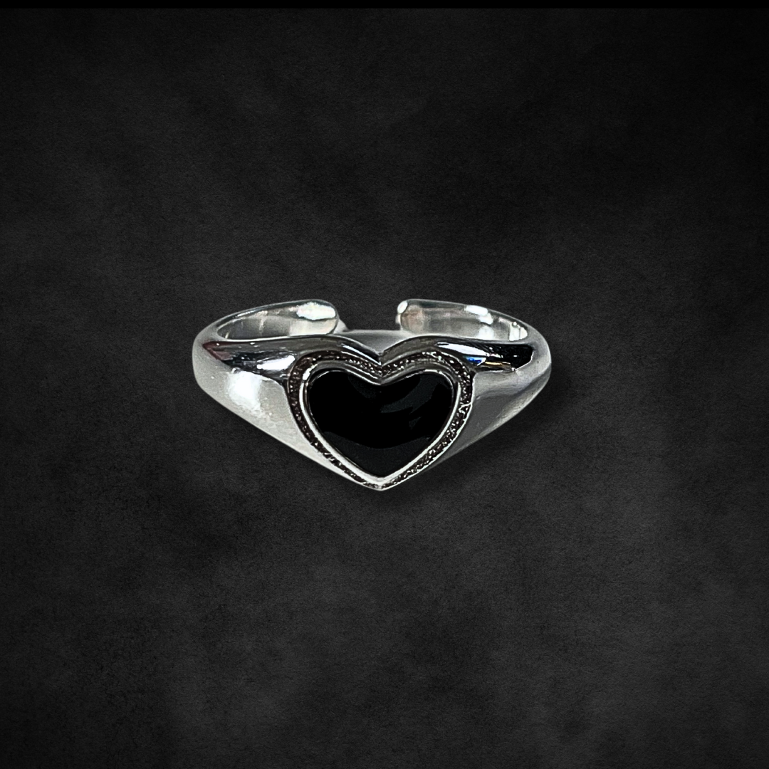 Silver Black Heart Ring | Shop Nory