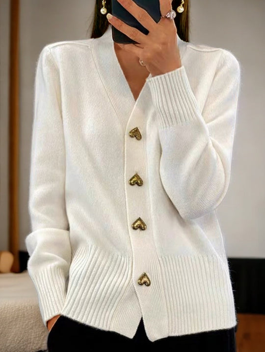 Damen-Strickjacke mit V-Ausschnitt und Herzknöpfen