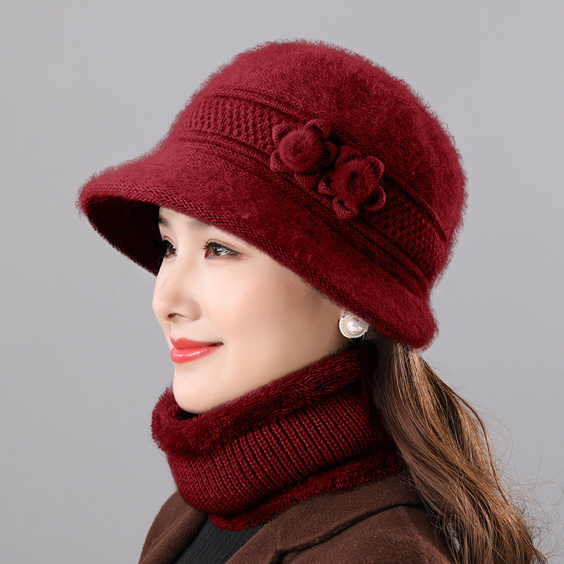 Wärmendes Set aus Strickmütze und Schal