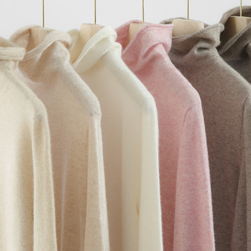 Damen-Rollkragenpullover aus Wolle, figurbetont