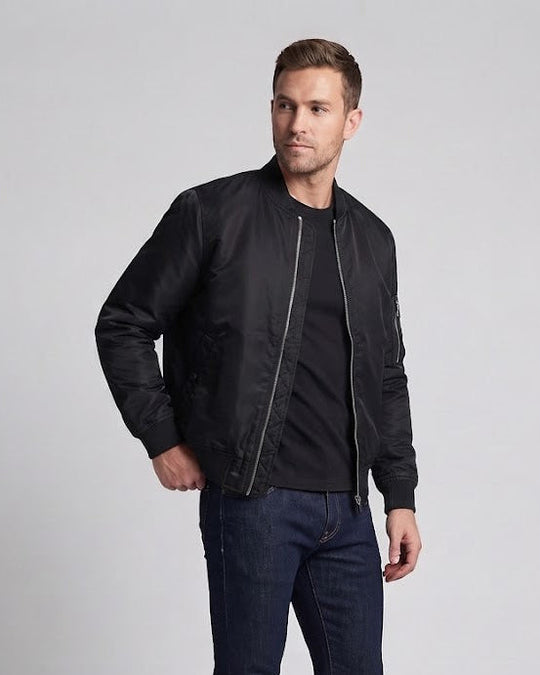 Herren technischer Nylon-Fliegerbomber mit wattierter Innenlage, Ärmeltasche und elastischen Rippbündchen Shop Nory