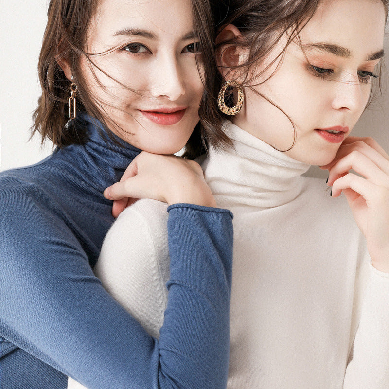 Kurzer Rollkragen-Strickpullover aus Wollmischung