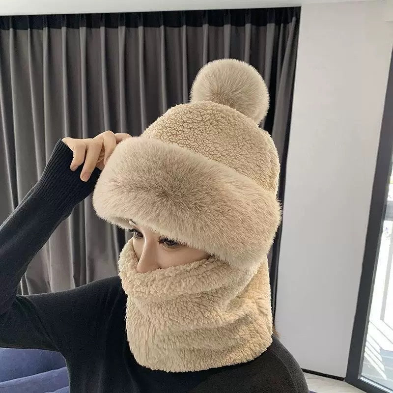 Flauschiges Set aus Mütze und Schal mit Bären-Design