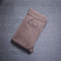 Dunkles Kaffee Hose