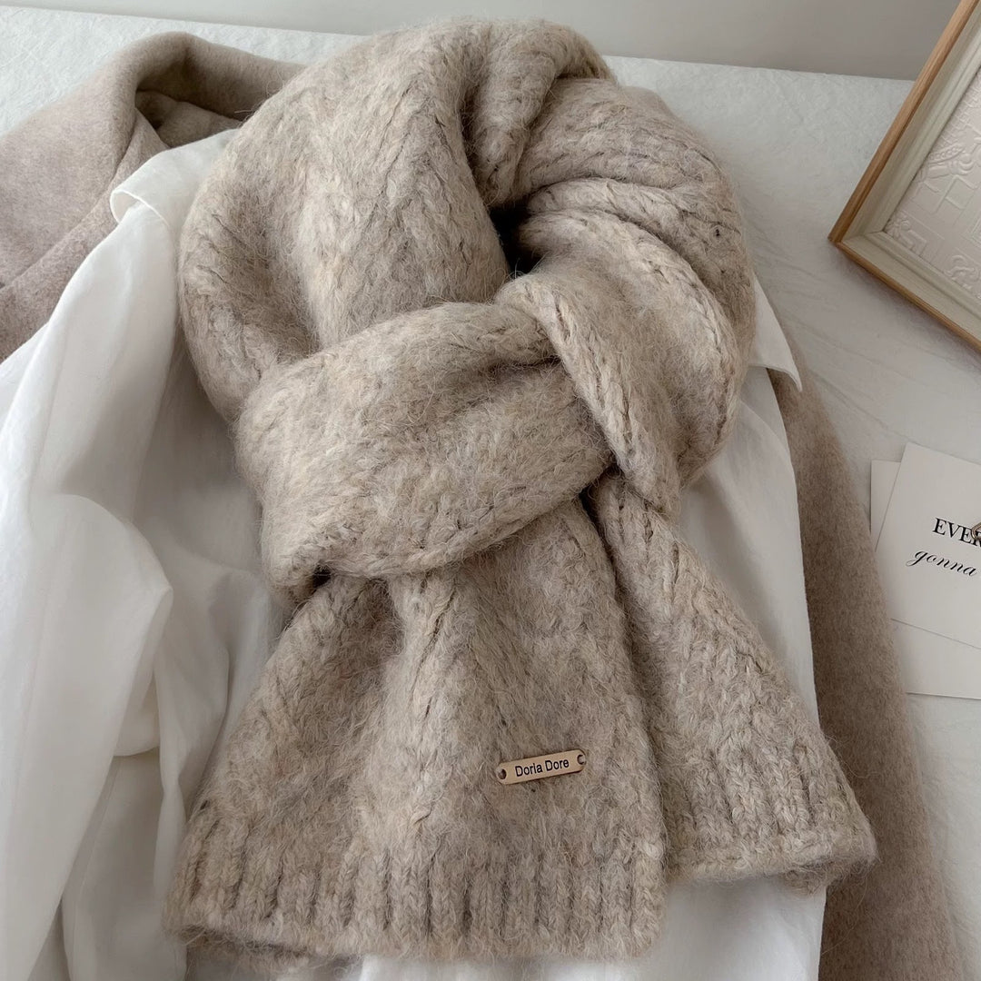 Unifarbener Strickschal aus Alpakawollmischung