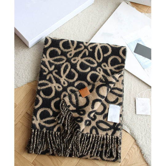 Eleganter Winterschal aus Mohair-Wollmischung