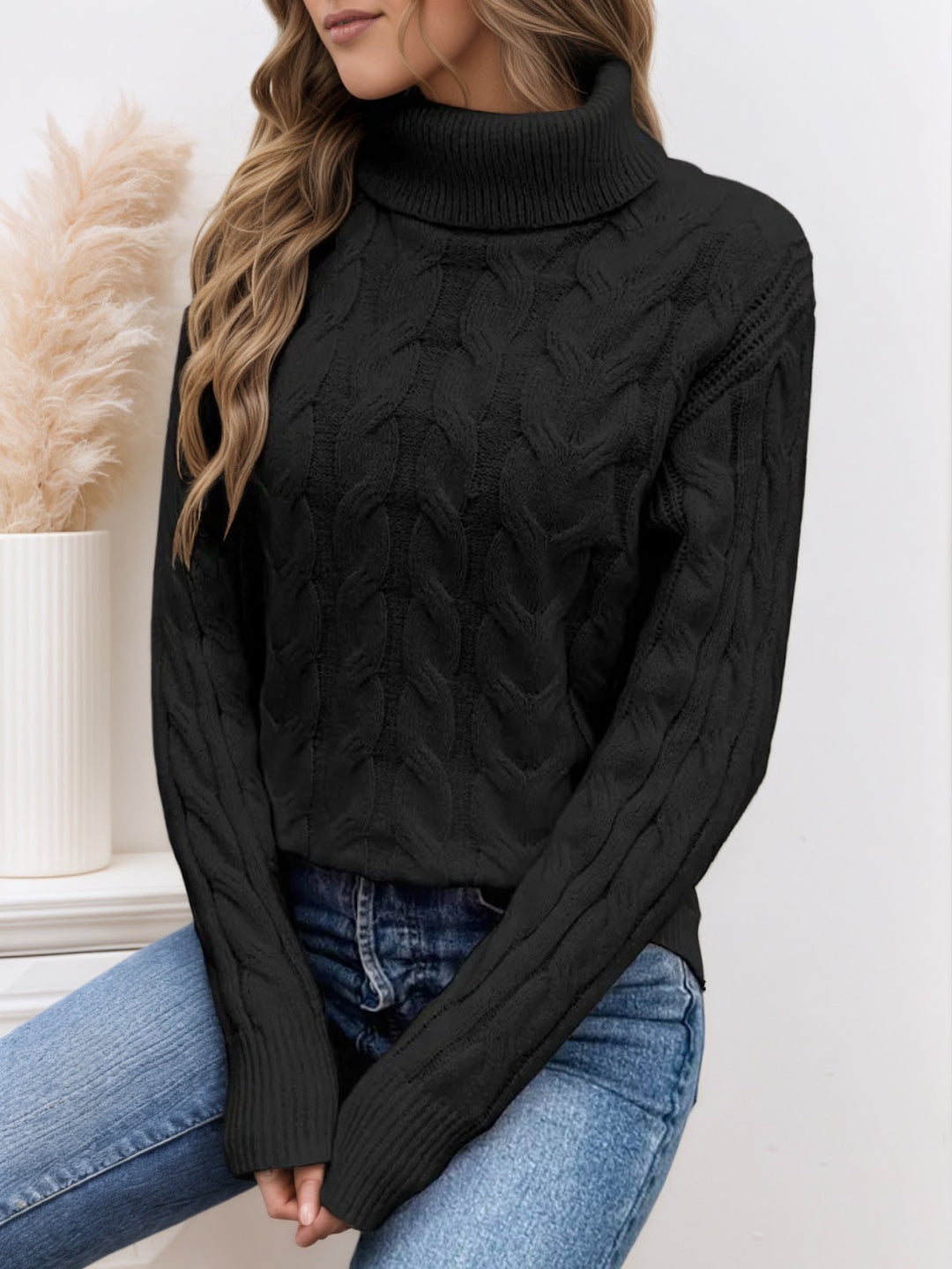 Strickpullover mit Zopfmuster und hohem Kragen
