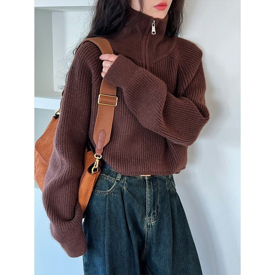 Lockerer Strickpullover mit Reißverschluss und Umlegekragen