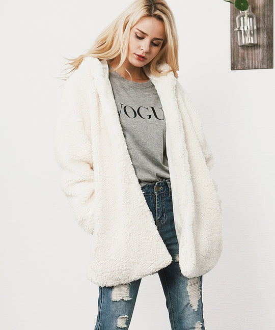 Langer Damen-Wintermantel mit Kapuze in Teddy-Optik