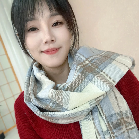 Karierter Winterschal im College-Stil