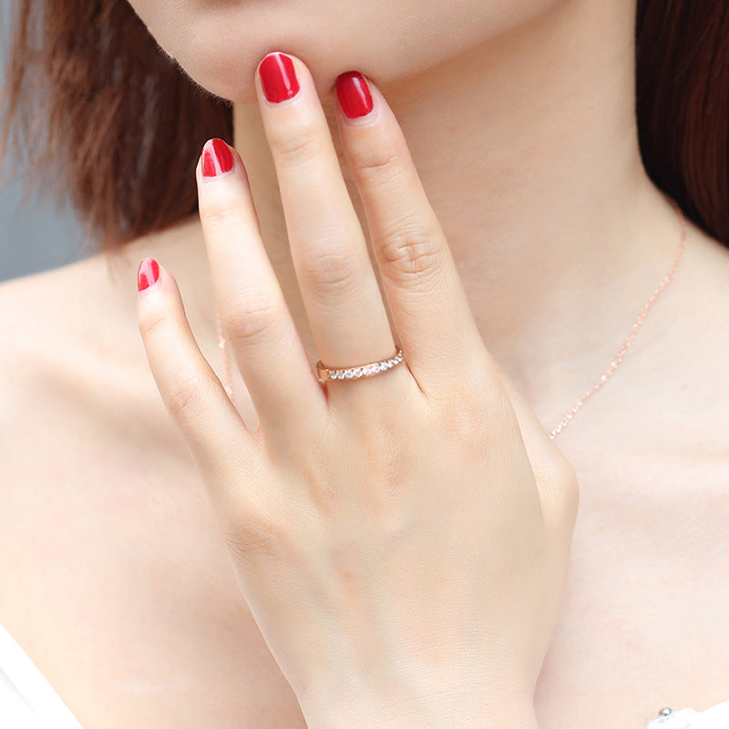 Damen Eleganter Goldring mit funkelnden Zirkoniasteinen Shop Nory