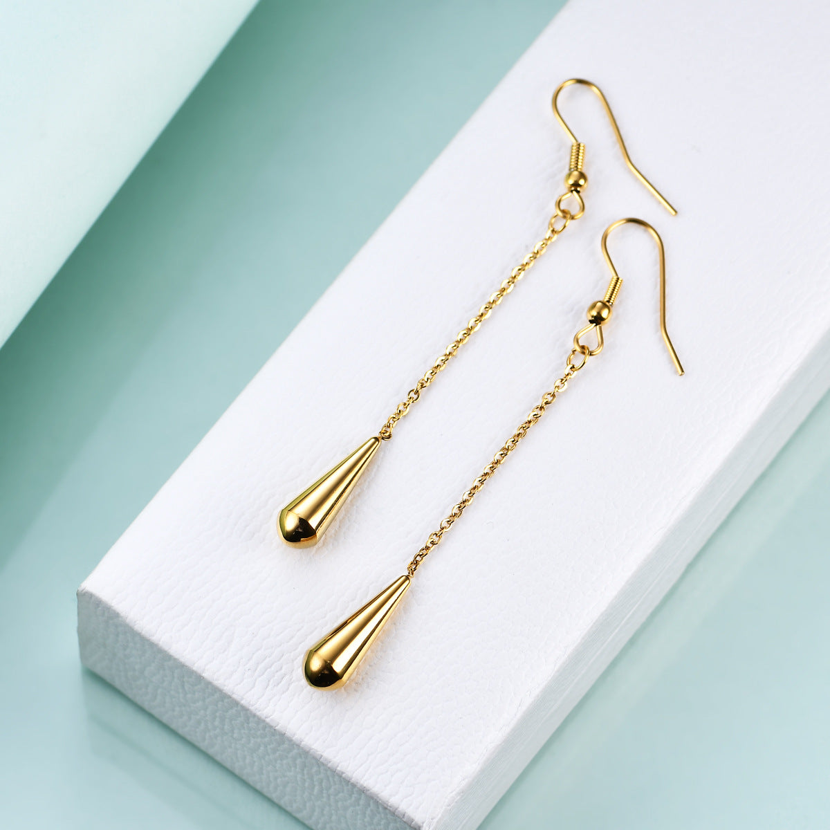 Damen Ohrhänger mit eleganter Tropfenform und feiner Kettenstruktur Shop Nory