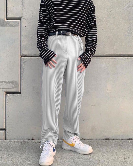 Herren Kordhose im Relaxed-Tapered-Schnitt mit feiner Breitkordstruktur Shop Nory