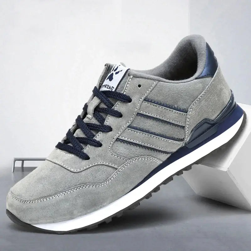 Klassische Herrensneaker
