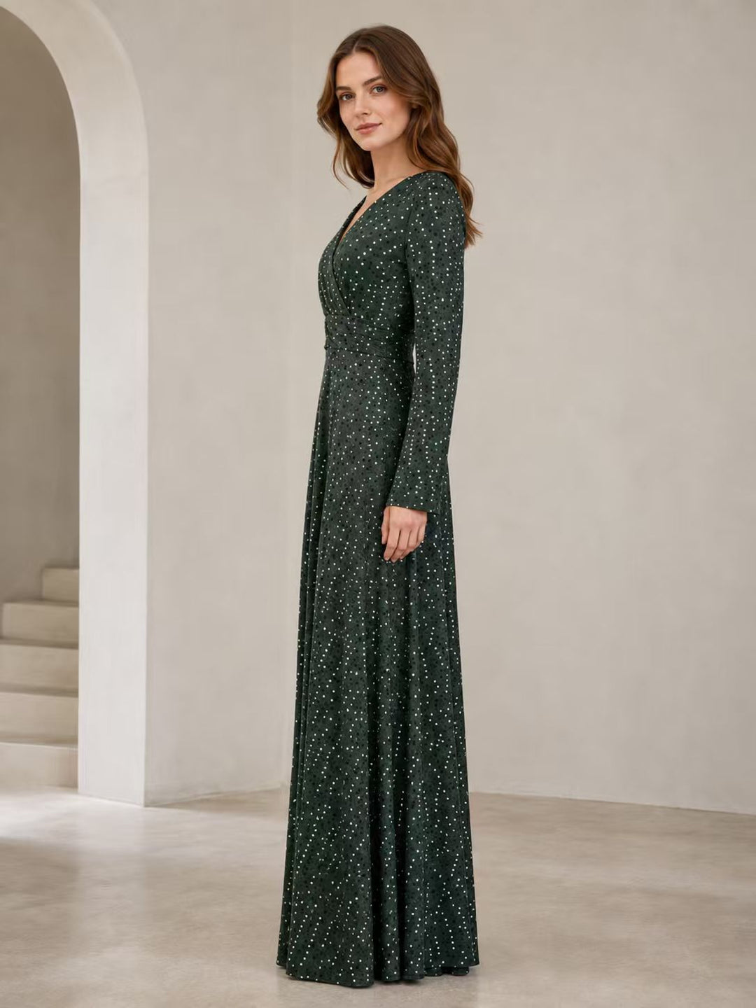 Damen Maxikleid mit elegantem V-Ausschnitt und schwingenden Ärmeln