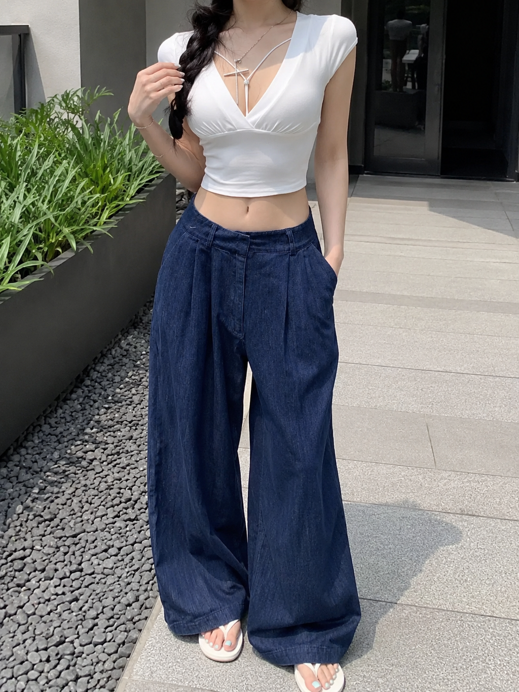 Damen kurzarm Crop-Top mit tiefem V-Ausschnitt und raffiniertem Schnitt