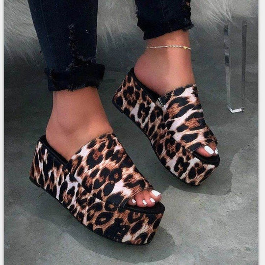 Damen Wedge-Pantoletten mit tierischem Druck und komfortabler Sohle Shopnory