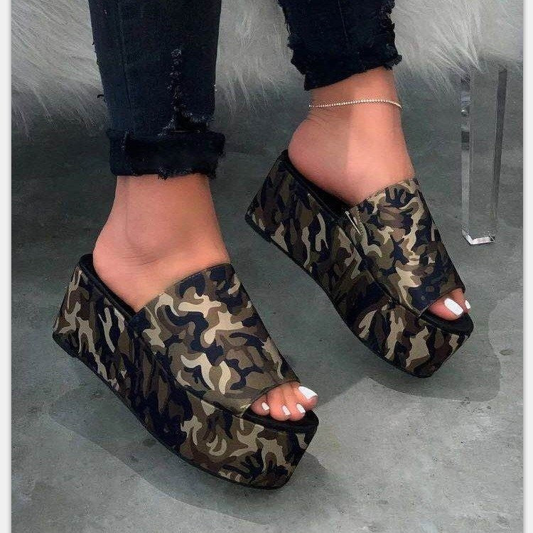Damen Wedge-Pantoletten mit tierischem Druck und komfortabler Sohle Shopnory