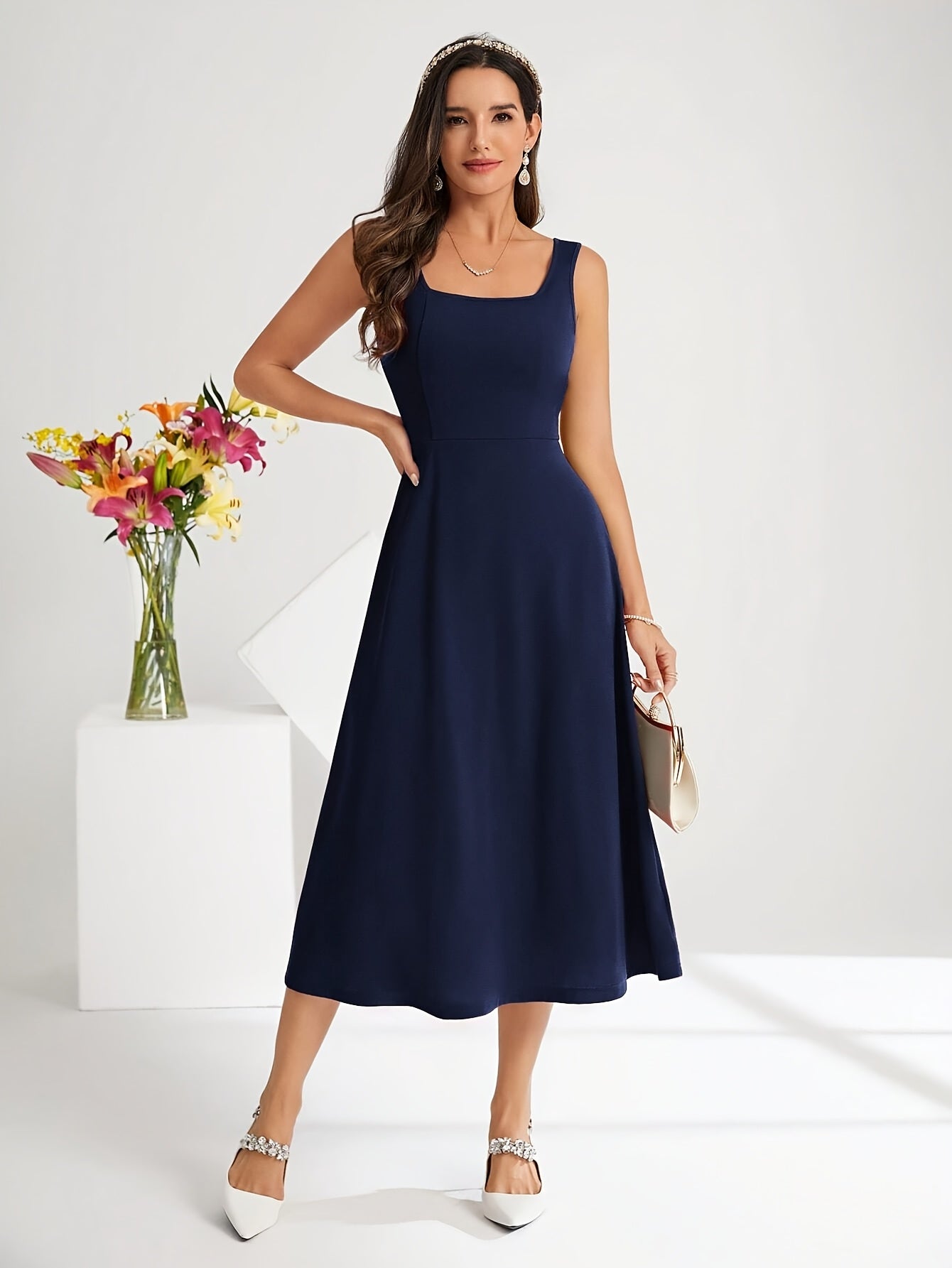 Elegantes Kleid mit Trägern Dunkelblau Farbe